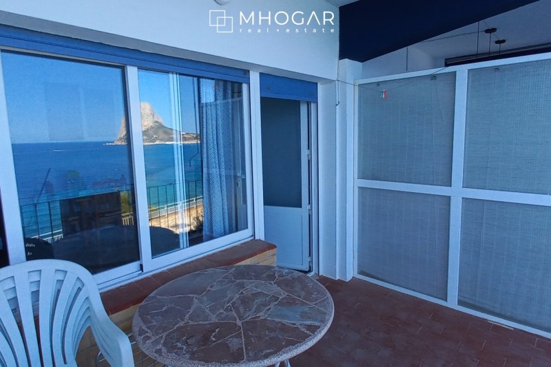 Calpe- Apartamentos en primera linea de la playa con vistas directas al mar y Peñon de Ifach